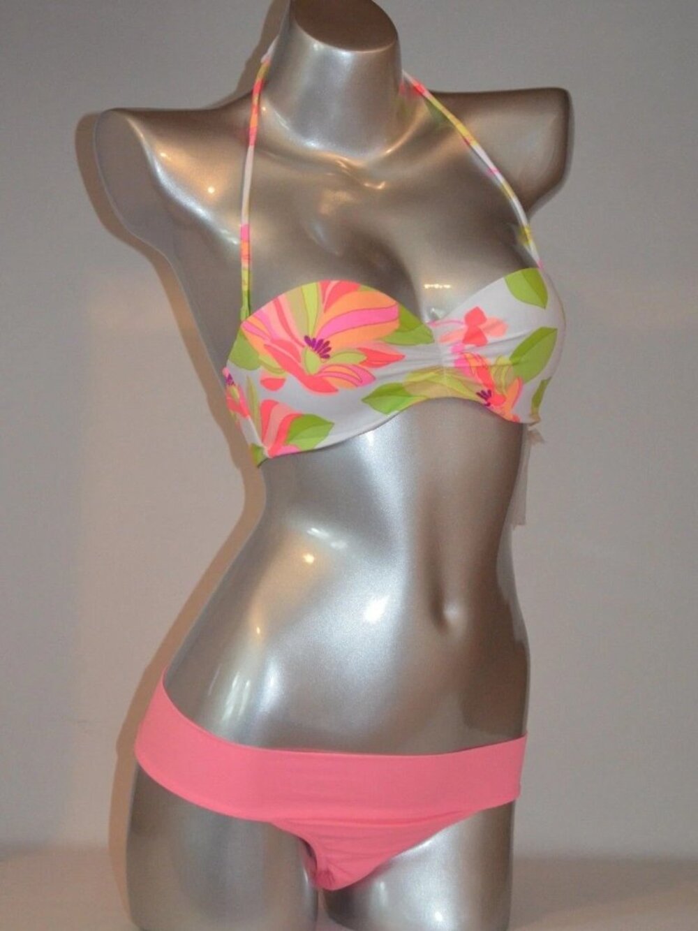 Brand New Victoria's Secret Bikini Set 34B Top/ Small Bottom